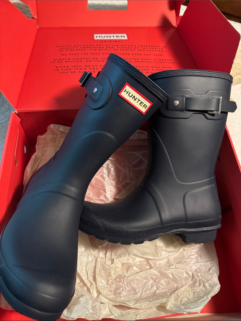 Hunter Short Matte Navy Rain Boots with Red Logo
